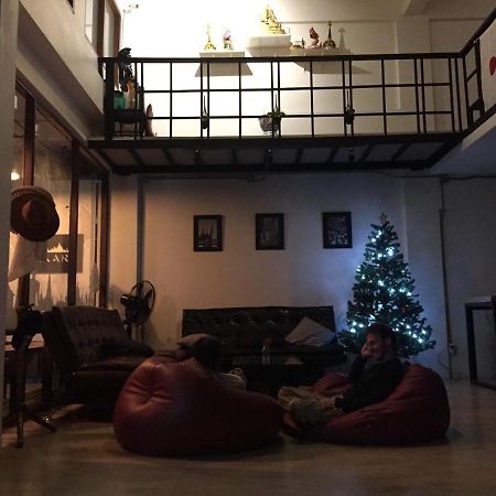 Nakara Hostel Ayutthaya Buitenkant foto