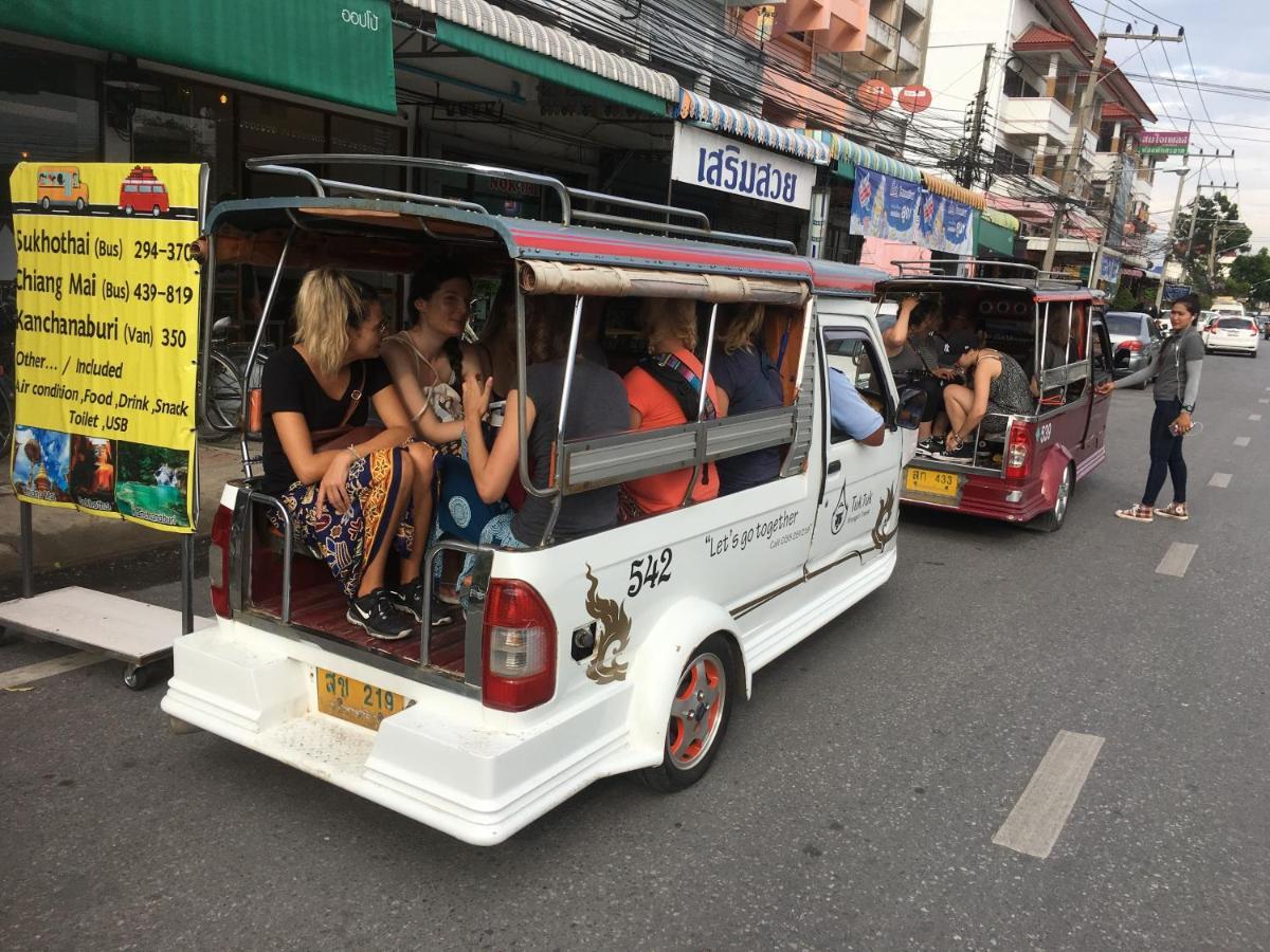 Nakara Hostel Ayutthaya Buitenkant foto